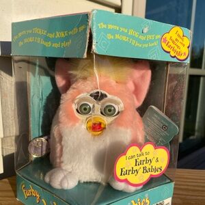 Furby Interactive Toy in Pink and White VTG in box